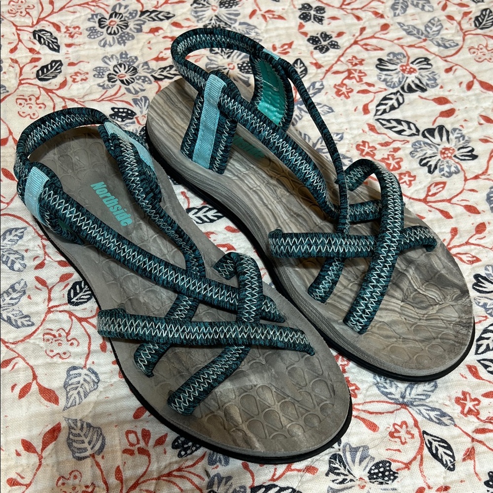 Size 8 Northside women's sandals